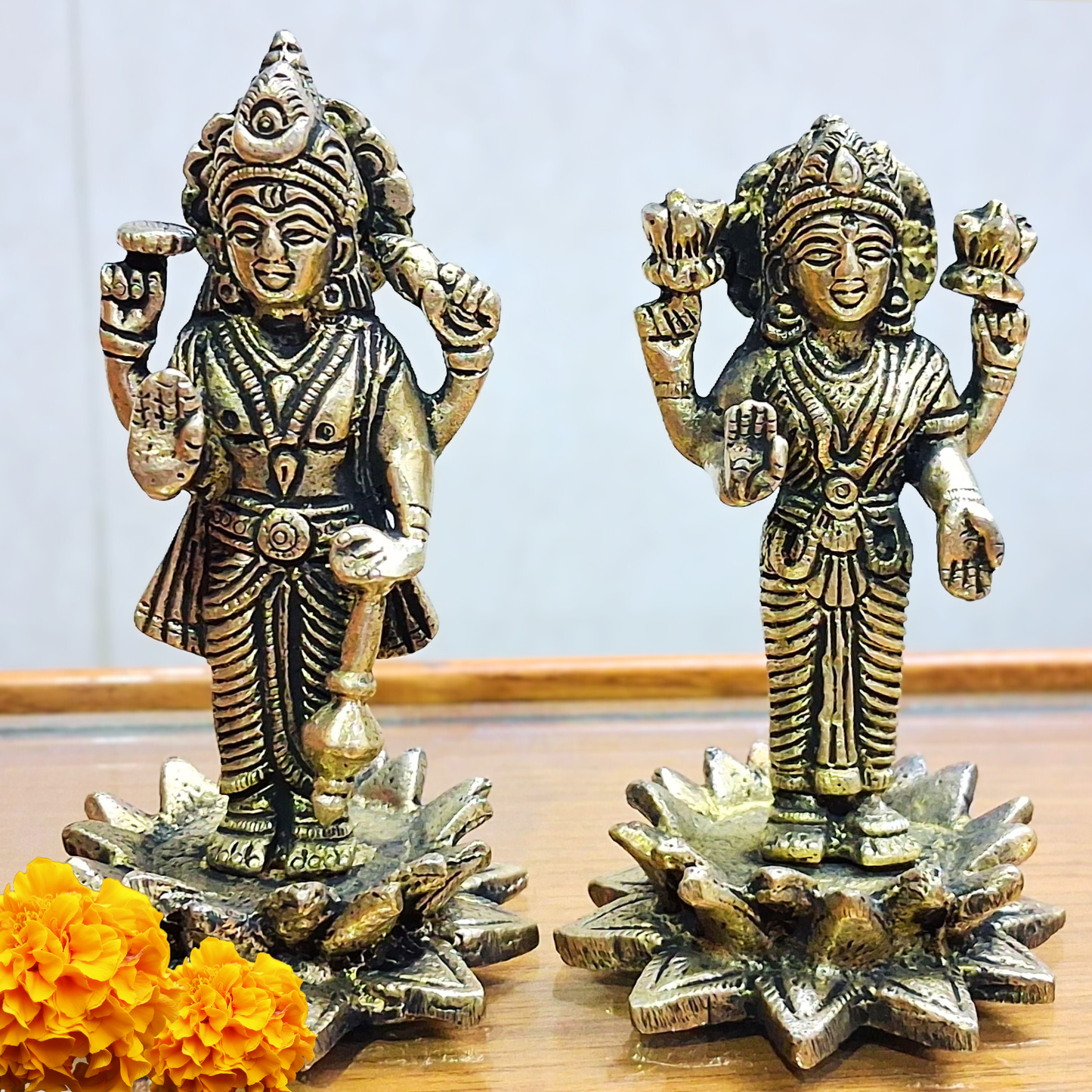Brass Lakshmi Narayan Idols on Lotus Base – Handmade Vishnu & Lakshmi Statue Set | Puja Home Temple Decor