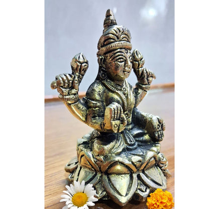 Brass Goddess Lakshmi Idol – Maa Laxmi Murti for Pooja, Wealth & Prosperity